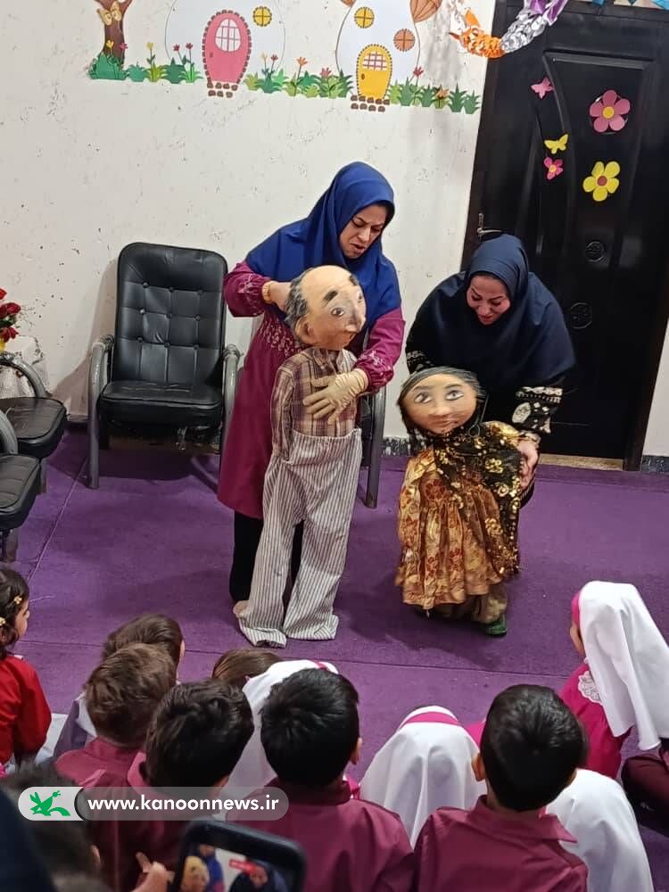 اعضا مرکز دیلم با اهمیت سالمندان در خانواده و جامعه آشنا شدند