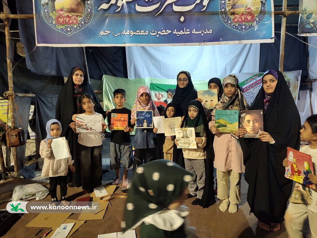 پویش «قصهگویی در میدان» با حضور اعضا و مربیان کانون استان بوشهر در میادین و تجمعات مردمی برگزار شد