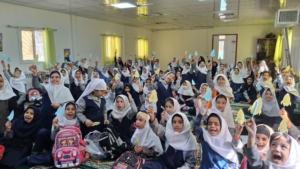 برگزاری برنامه «هفته جهانی فضا» با حضور ۳۰۰ دانشآموز مشهدی
