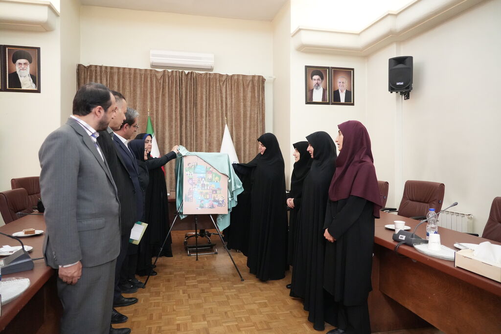رونمایی از پوستر هفته ملی کودک در استانداری آذربایجان شرقی