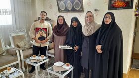 تجلیل مربیان کانون شاهرود از خانواده شهید والامقام «حسین حمامیان»