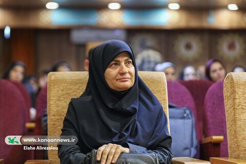 اعظم بزرکی مدیر کتابخانه مرجع کانون در  در دومین همایش ملی «فرهنگ، رسانه و تحولات نسلی در ایران»