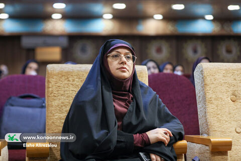 سعیده عزیزیان، مدیرکل آمورش و پژوهش کانون در دومین همایش ملی «فرهنگ، رسانه و تحولات نسلی در ایران»