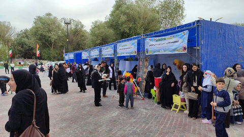 طنین یاد شهدای کودک در اولین روز هفته ملی کودک با جشنواره بادبادک‌ها در سرعین