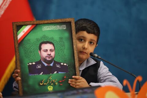 در نخستین روز هفته ملی کودک؛ استاندار البرز پای صحبت کودکان نشست