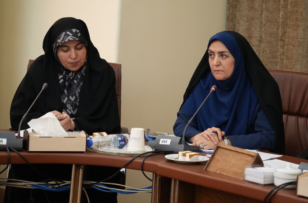 رونمایی از پوستر هفته ملی کودک در استانداری آذربایجان شرقی