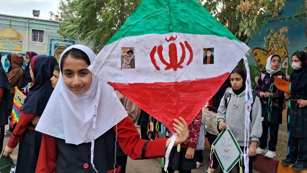 زنگ هفته ملی کودک در کنگاور نواخته شد