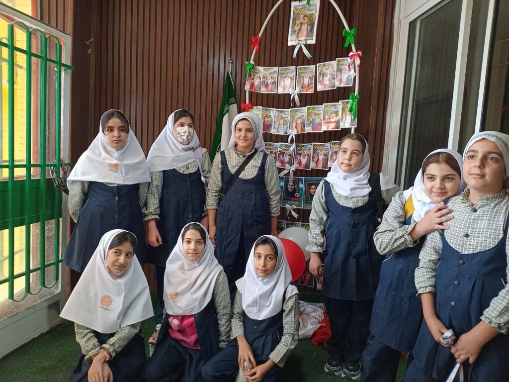به یاد ۱۶۸ شهید میناب؛
پرواز بادکنکها از مرکز فرهنگی هنری شماره یک یاسوج