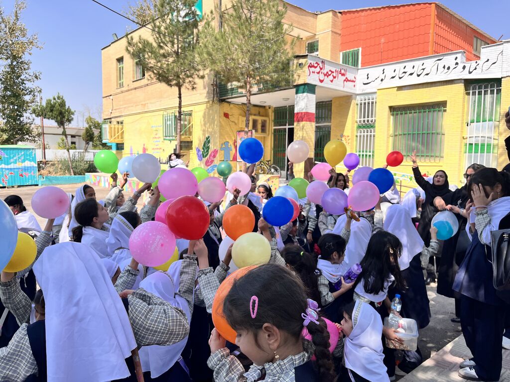 به یاد ۱۶۸ شهید میناب؛
پرواز بادکنکها از مرکز فرهنگی هنری شماره یک یاسوج