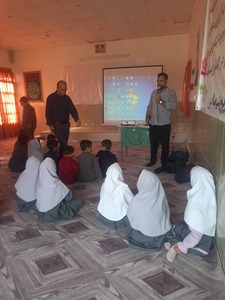 هفته ملی کودک در روستای لاسجرد با «الفبایِ لبخند» مشق شد