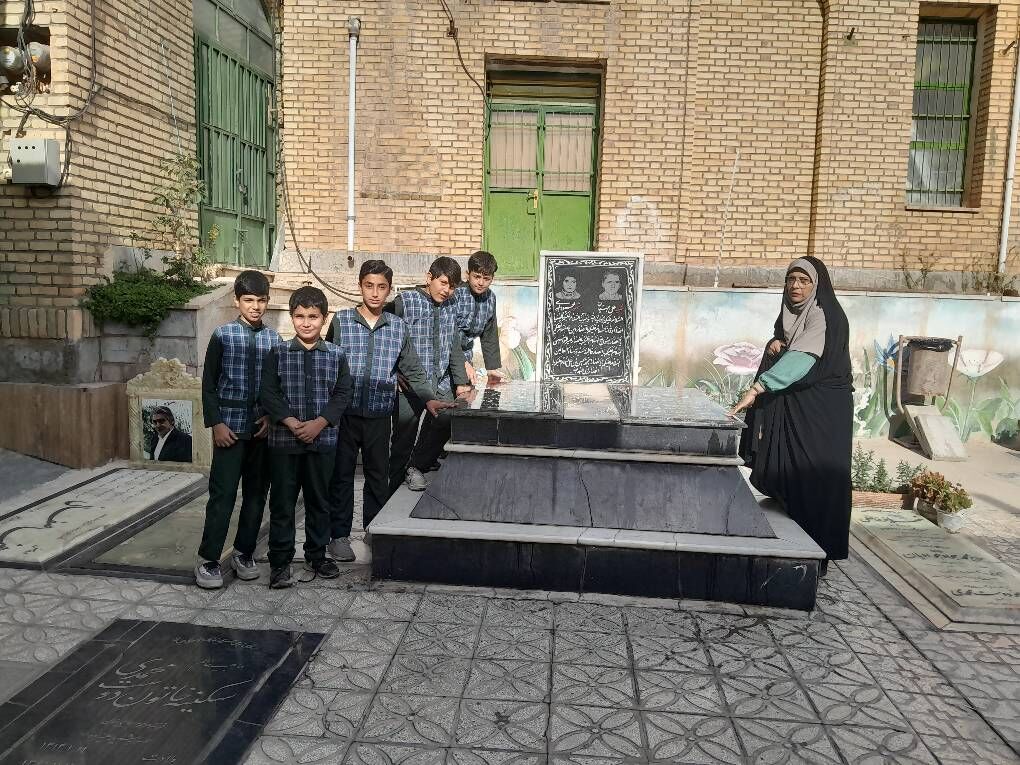 در مهدیشهر؛ هفته ملی کودک با آیینِ «نوخوانان» و تجلیل از ستاره‌ی کوچکِ کتاب‌خوانی آغاز شد