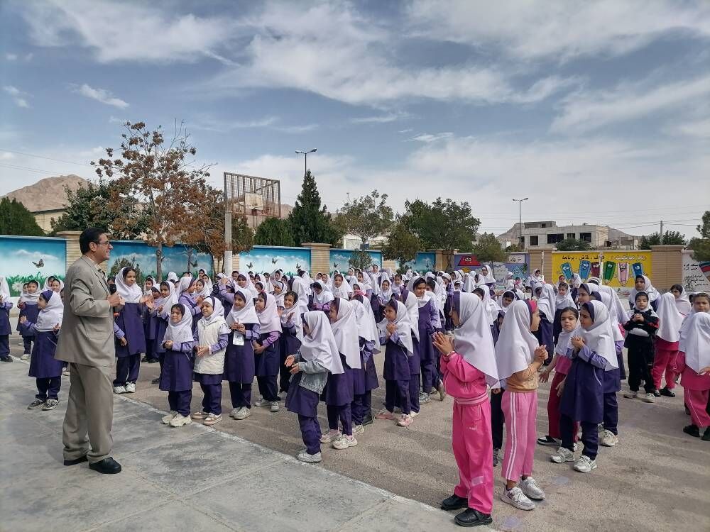 ۳۰۰ دانش‌آموز در مرکز ۲ شاهرود«الفبایِ لبخند» را مشق کردند