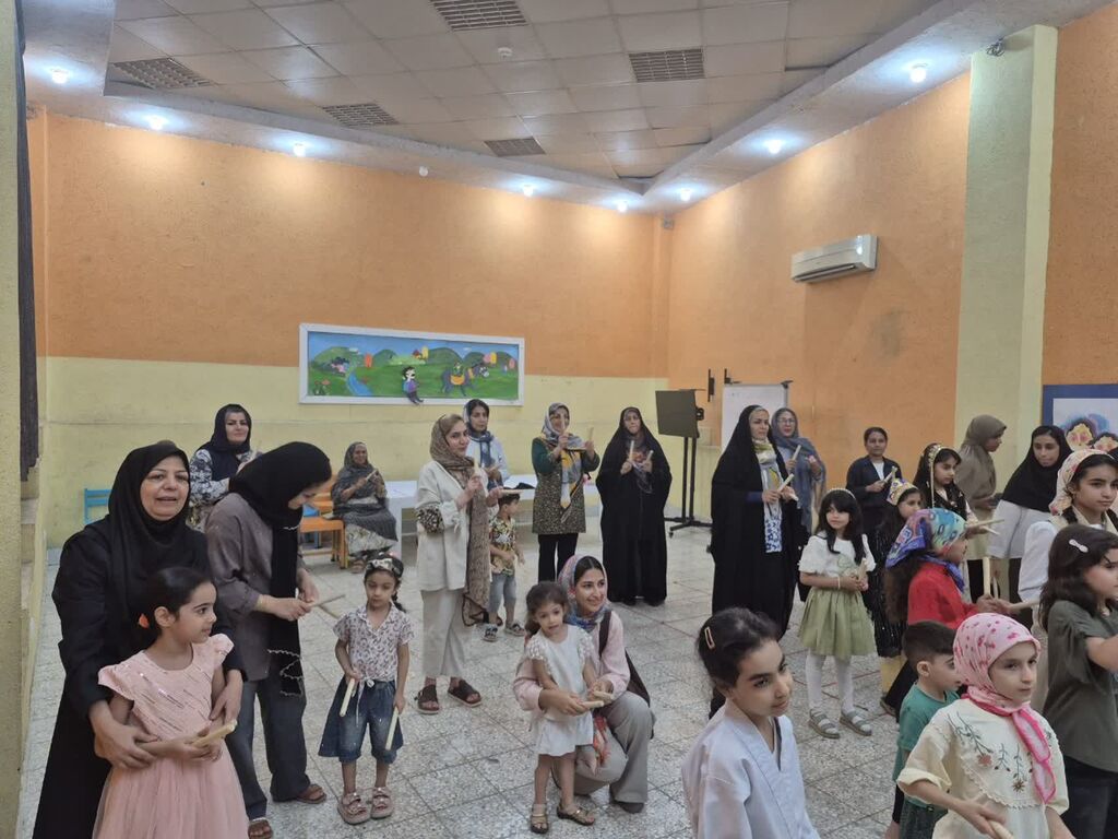دورهمی نسلها در پارک گلها به مناسبت روز سالمند و هفته ملی کودک