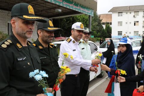 دیدار اعضای کانون پرورش فکری مازندران با فرماندهی انتظامی استان در هفته ملی کودک