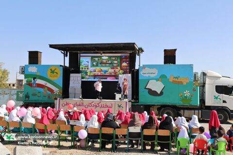 روز پنجم تماشاخانه سیار در بهرام‌آباد