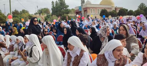 جشن بزرگ بادبادک‌ها در روز جهانی کودک همراه با کودکان ایلامی به روایت تصویر