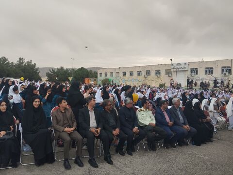 جشن بزرگ بادبادک‌ها در روز جهانی کودک همراه با کودکان ایلامی به روایت تصویر