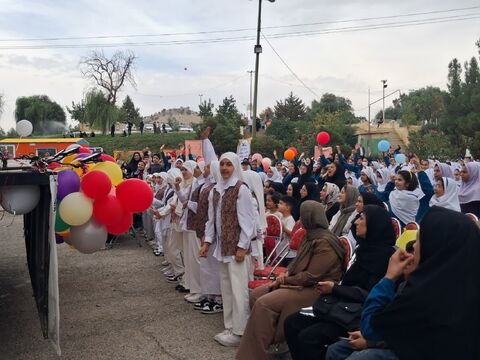 جشن بزرگ بادبادک‌ها در روز جهانی کودک همراه با کودکان ایلامی به روایت تصویر