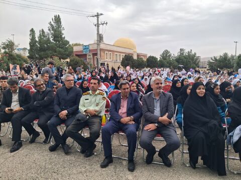 جشن بزرگ بادبادک‌ها در روز جهانی کودک همراه با کودکان ایلامی به روایت تصویر