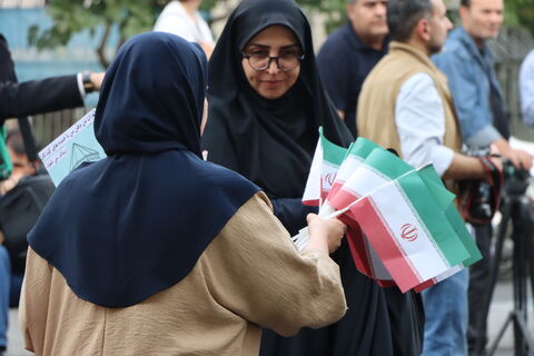 خیابان حجاب میزبان شادپیمایی کودکان در آغاز هفته ملی کودک شد