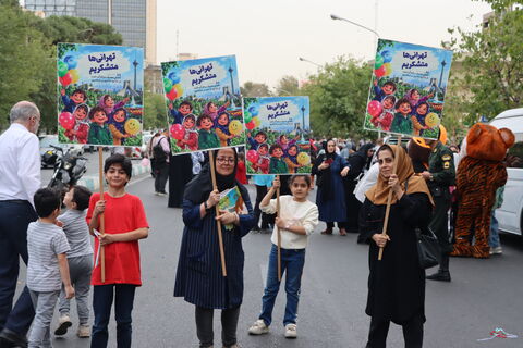خیابان حجاب میزبان شادپیمایی کودکان در آغاز هفته ملی کودک شد