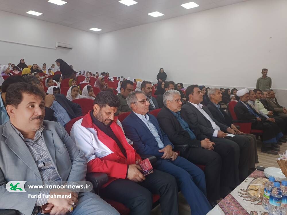 جشن روز ملی کودک با محور «لبخند کودکان، الفبای وطن» در زابل برگزار شد
