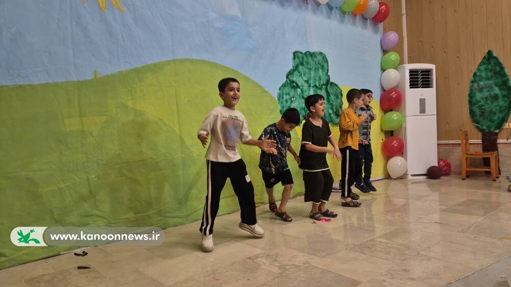 جشن" گل‌های خندان "به مناسبت روز جهانی کودک در لنده برگزار شد