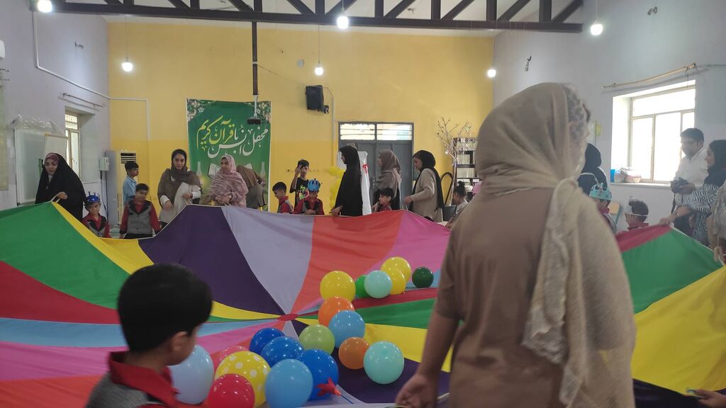 هفته ملی کودک با طعم «پیک امید» در مدارس بندرعباس؛ لبخند به استقبال کودکان رفت