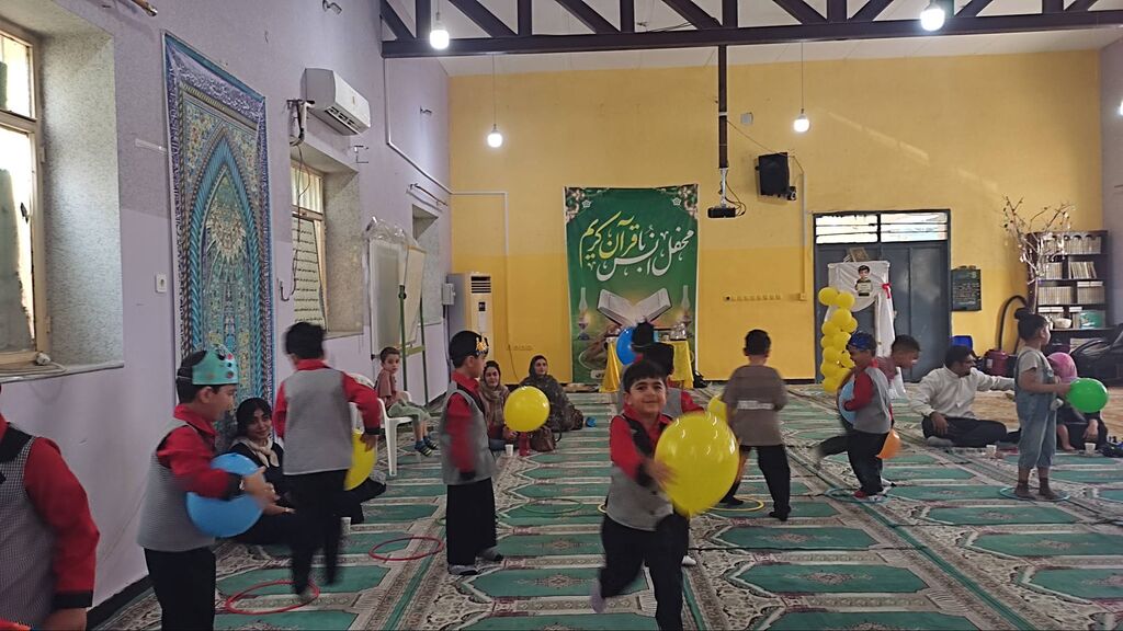 هفته ملی کودک با طعم «پیک امید» در مدارس بندرعباس؛ لبخند به استقبال کودکان رفت