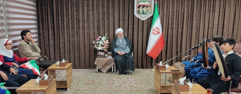 نوجوانان کانون کردستان در دیدار با نماینده ولی‌فقیه از آرمان‌های ایران گفتند