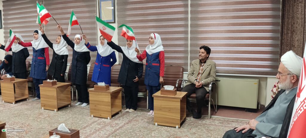 نوجوانان کانون کردستان در دیدار با نماینده ولی‌فقیه از آرمان‌های ایران گفتند