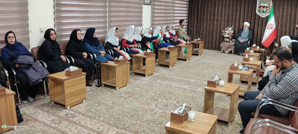 نوجوانان کانون کردستان در دیدار با نماینده ولی‌فقیه از آرمان‌های ایران گفتند