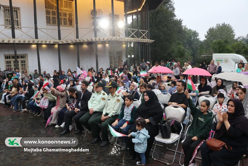 جشن «لبخند کودکان، رویش ایران» در رشت برگزار شد