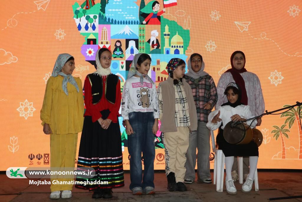 جشن «لبخند کودکان، رویش ایران» در رشت برگزار شد