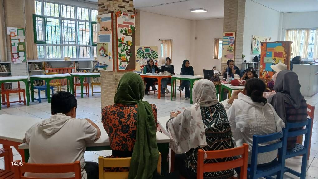 برگزاری نشست مادر و کودک با عنوان «عینک خوشبینی» در مرکز ۳۸