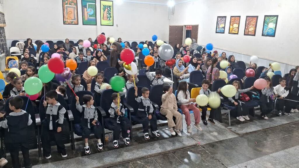 دومین جشن هفته ملی کودک در کانون کنگاور با حضور کودکان و والدین آنها برگزار شد