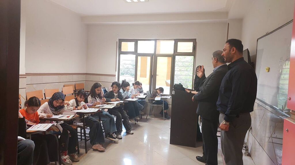معاون اداری و مالی کانون کرمانشاه از کانون زبان بازدید کرد