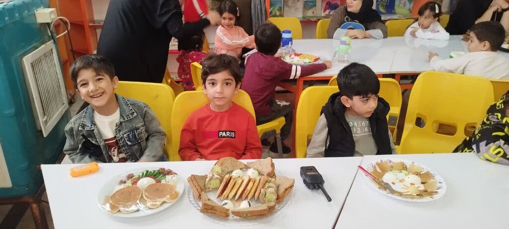 صبحانه سلامت برنامه‌های برای کودکان و والدین در مرکز شماره ۱۲ کانون کرمانشاه