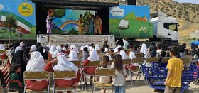 سفر تماشاخانه سیار کانون در لرستان -  روستای چم پلک بخش شاهیوند