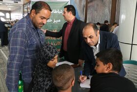 برپایی میز خدمت کانون استان کرمان در مصلی