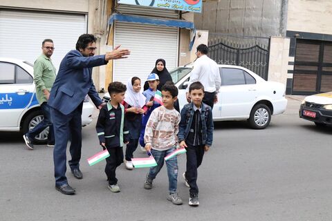 کاروان شادی‌پیمایی هفته ملی کودک در مازندران با یاد شهدای کودک و نوجوان به حرکت درآمد