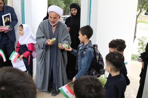 کاروان شادی‌پیمایی هفته ملی کودک در مازندران با یاد شهدای کودک و نوجوان به حرکت درآمد