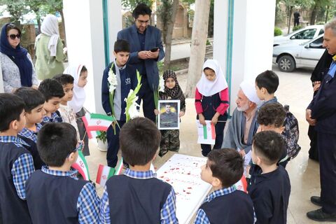 کاروان شادی‌پیمایی هفته ملی کودک در مازندران با یاد شهدای کودک و نوجوان به حرکت درآمد