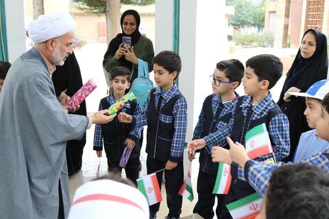 کاروان شادی‌پیمایی هفته ملی کودک در مازندران با یاد شهدای کودک و نوجوان به حرکت درآمد