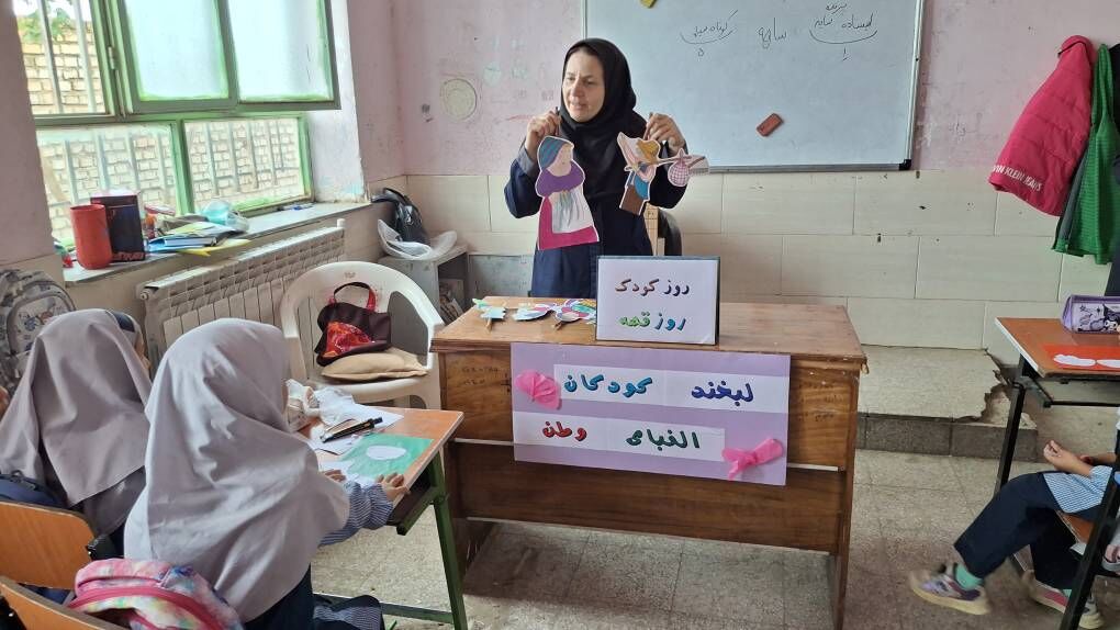 جشن «لبخند» برای دانش‌آموزان منطقه کم‌برخوردار اسلام‌آباد گنبدکاووس