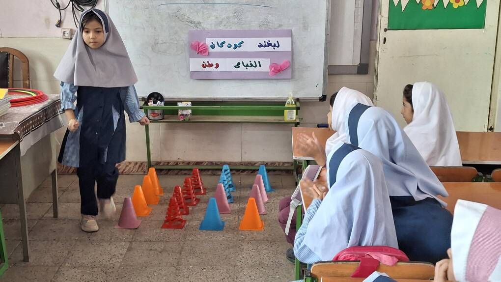 جشن «لبخند» برای دانش‌آموزان منطقه کم‌برخوردار اسلام‌آباد گنبدکاووس