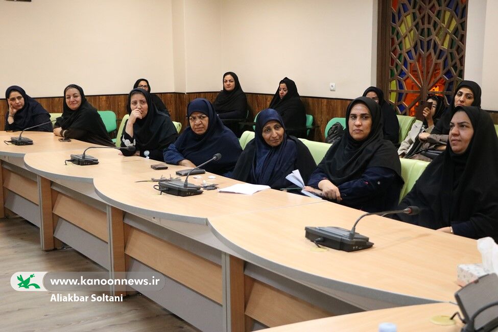 باید برای ارتباط مؤثرتر با کودکان و نوجوانان، به سراغ آنان رفت