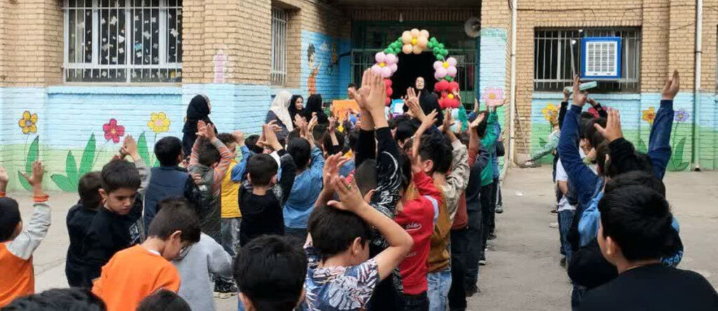 ویژه‌برنامه هفته ملی کودک مرکز شماره ۷ کانون کرمانشاه در دبستان بعثت برگزار شد