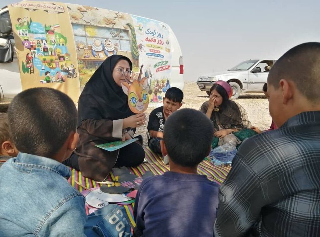 کتاب و میکروسکوپ همنشین کودکان عشایر جهرم شدند