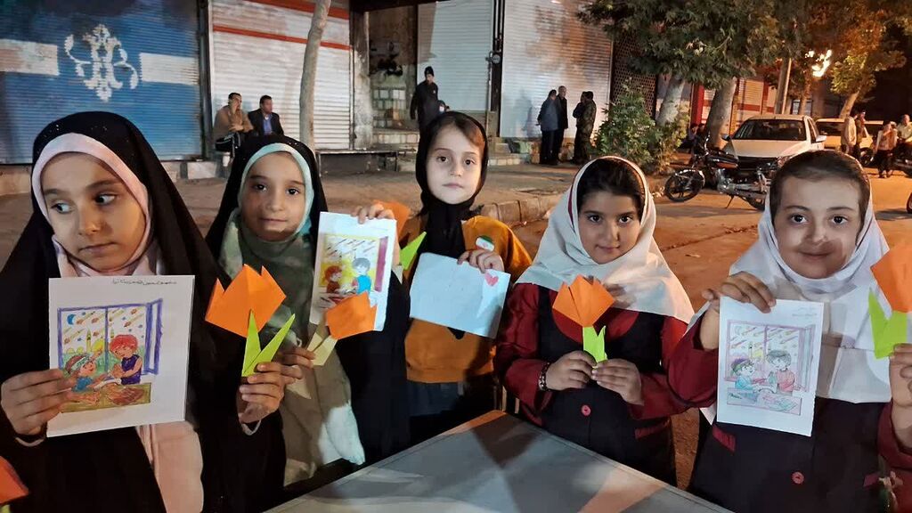 مرکز کنگاور تجمعات شبانه را با برنامه‌های هفته ملی کودک همراه کرد
